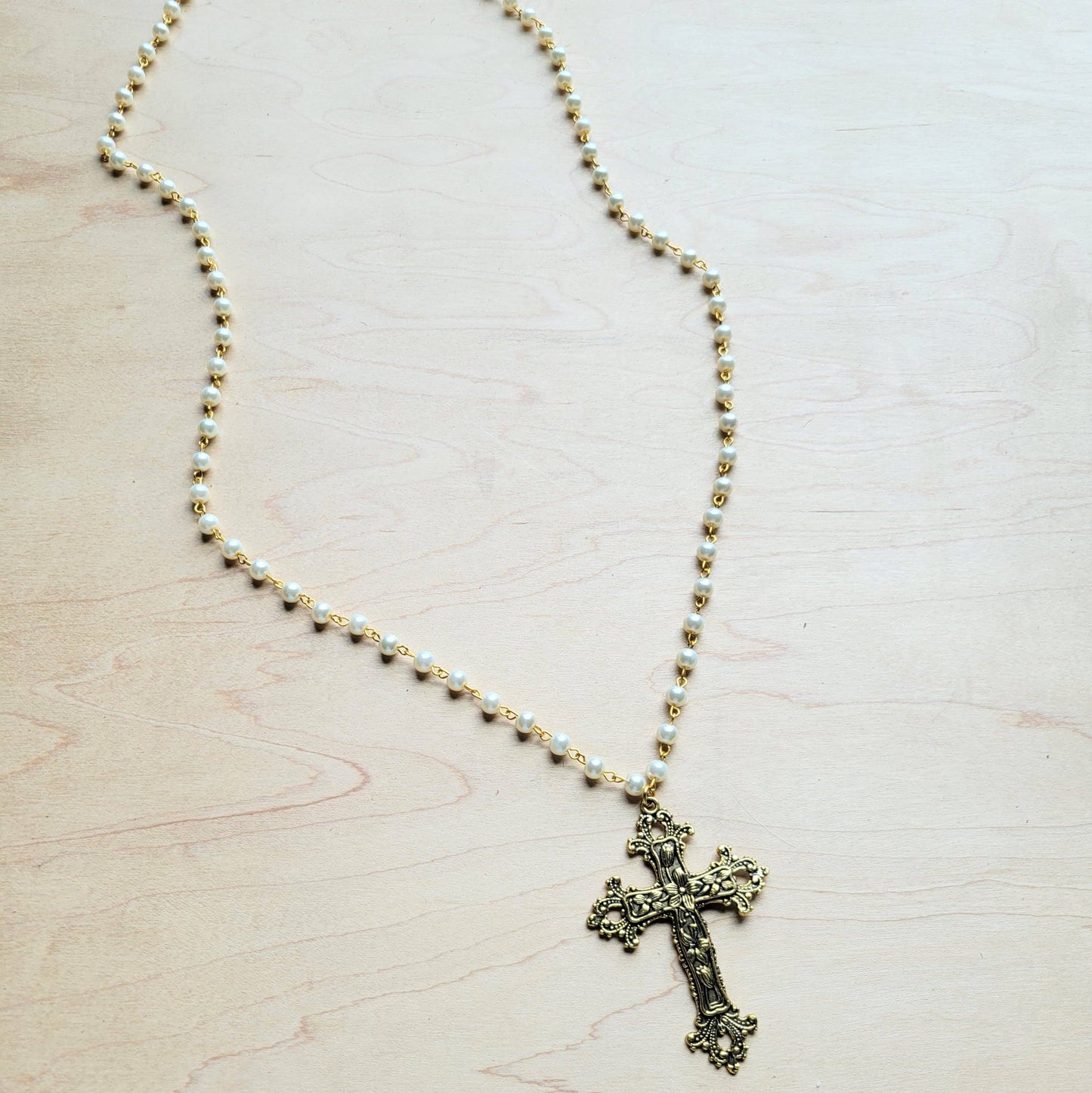 **Pearl Long Beaded Necklace with Antique Gold Cross 255tt