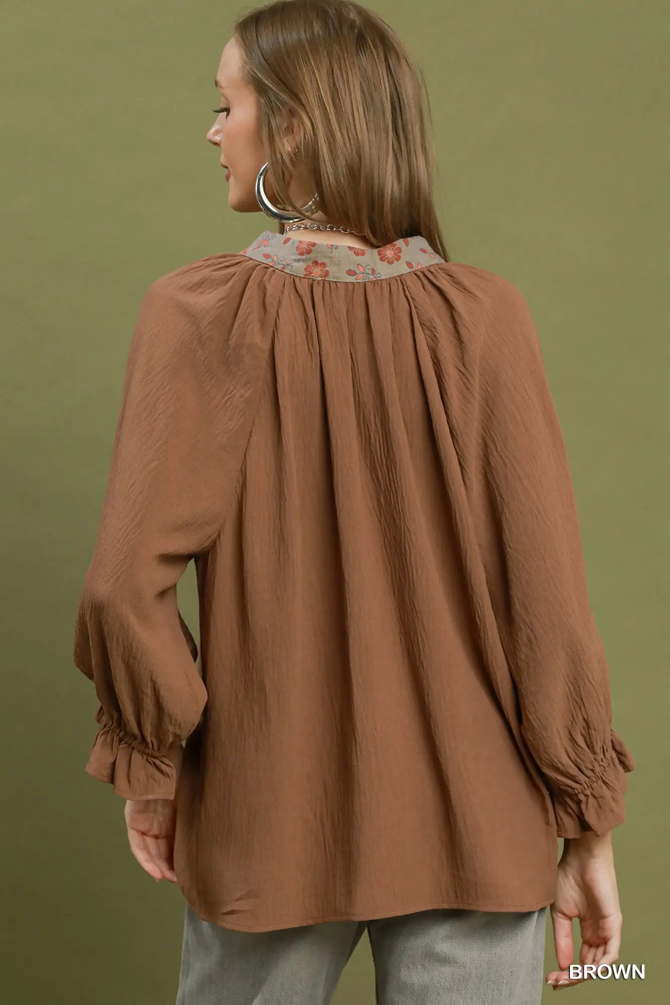 Floral Contrast Trim V-Neck Blouse