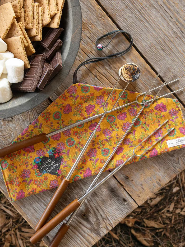 Campfire extendable roasting stick