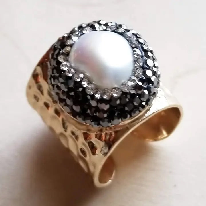 Freshwater pearl cuff
