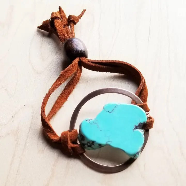Turquoise bracelet w stone slab
