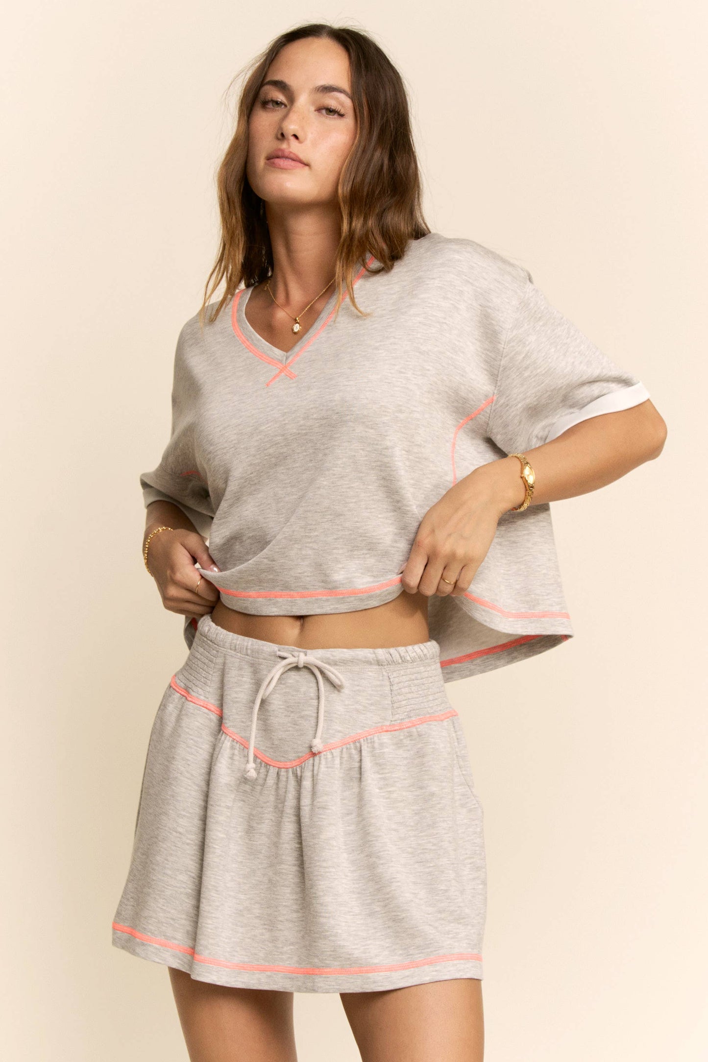 SOFT KNIT V-NECK CROP TOP  SHORTS SKORT SET