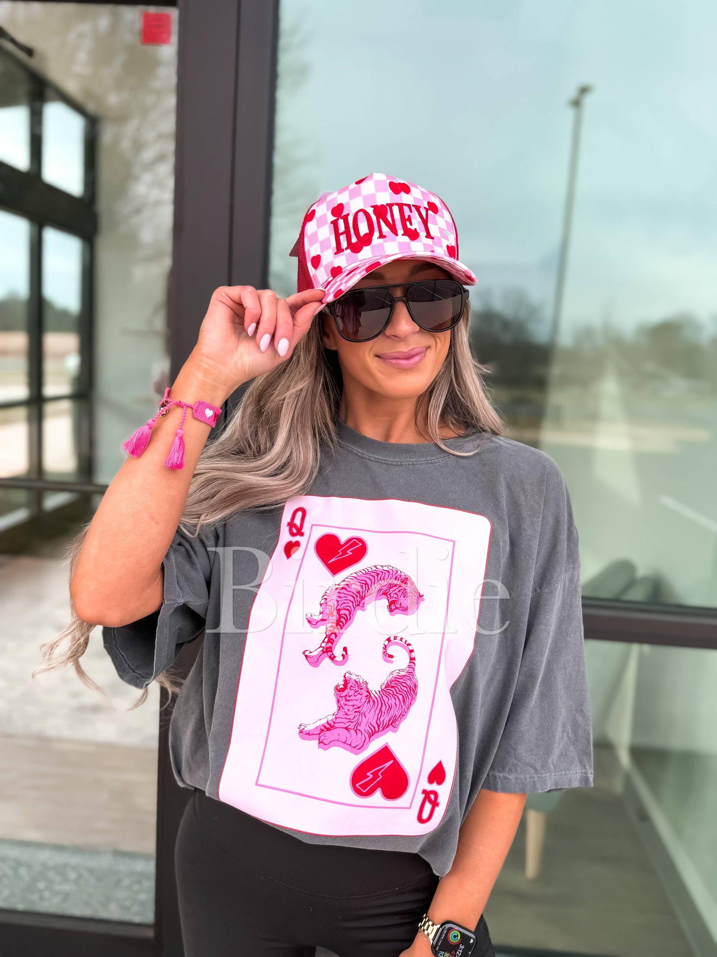 Queen of Hearts Graphic Tee on Pepper
