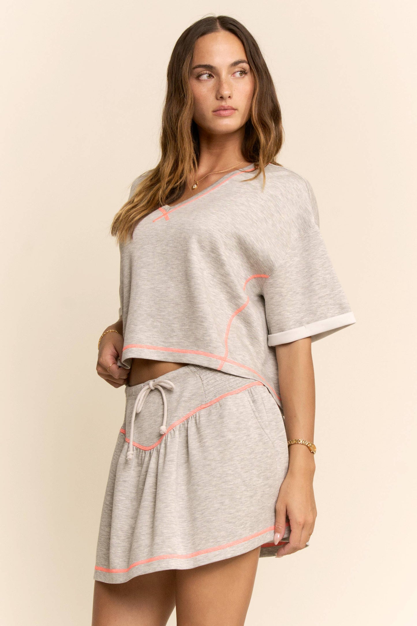 SOFT KNIT V-NECK CROP TOP  SHORTS SKORT SET