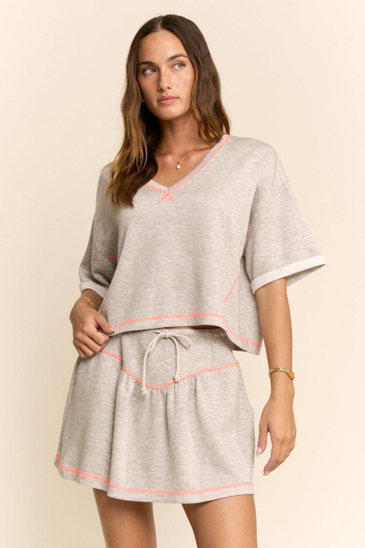 SOFT KNIT V-NECK CROP TOP  SHORTS SKORT SET