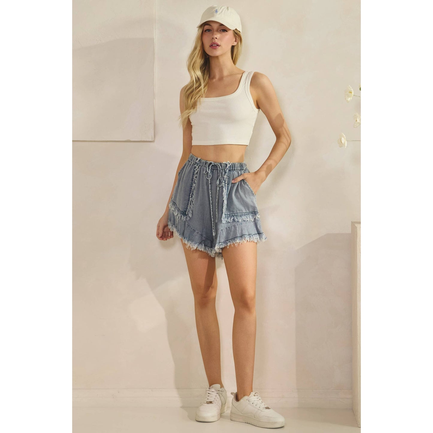 COASTAL WASHED FRAY DENIM SHORTS (SH7658)
