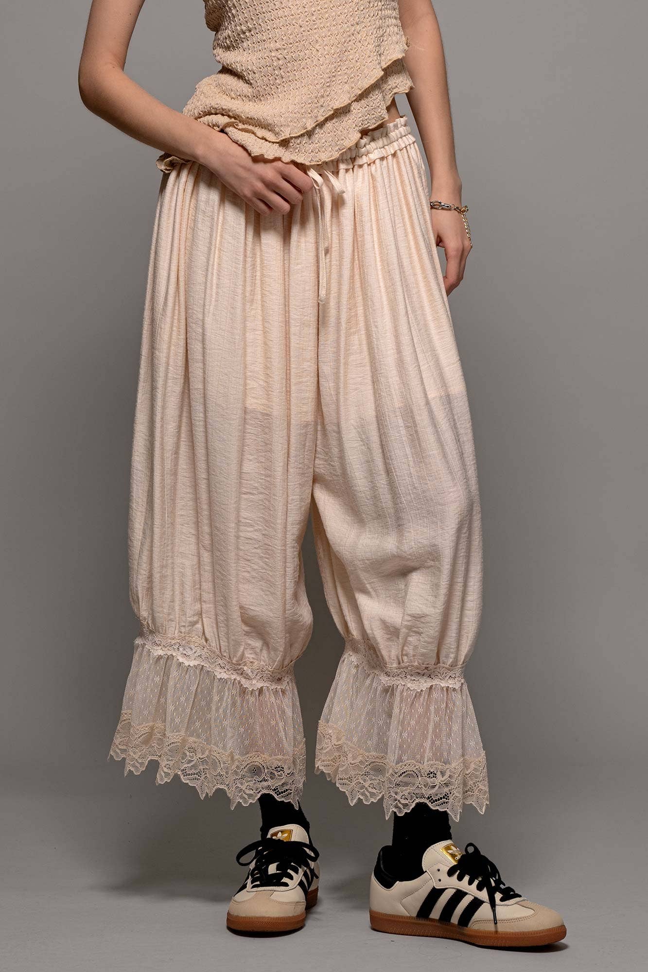 Lace-Trimmed Cropped Bloomer Pants