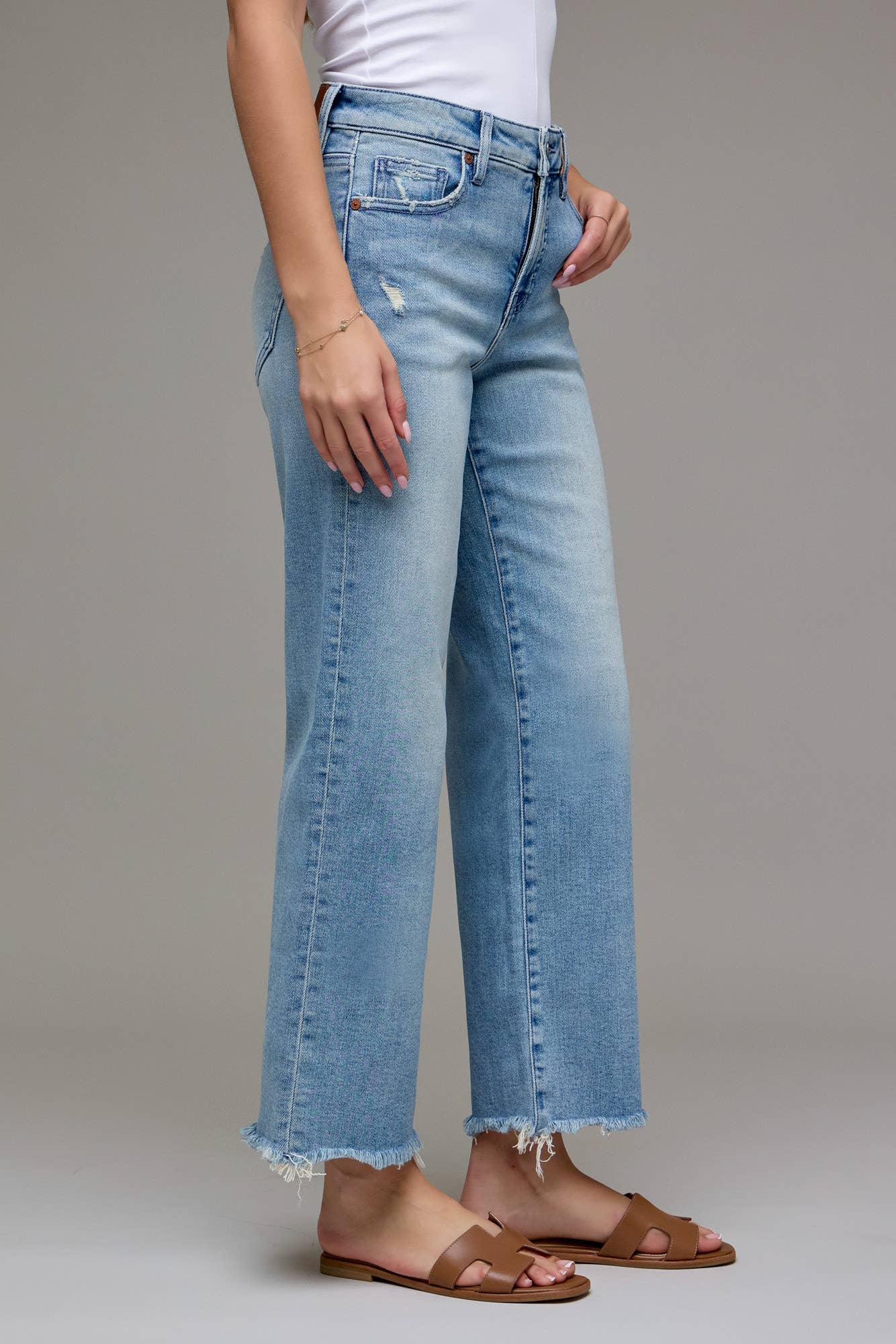 Medium Light Mid Rise Stretch Cropped Classic Straight