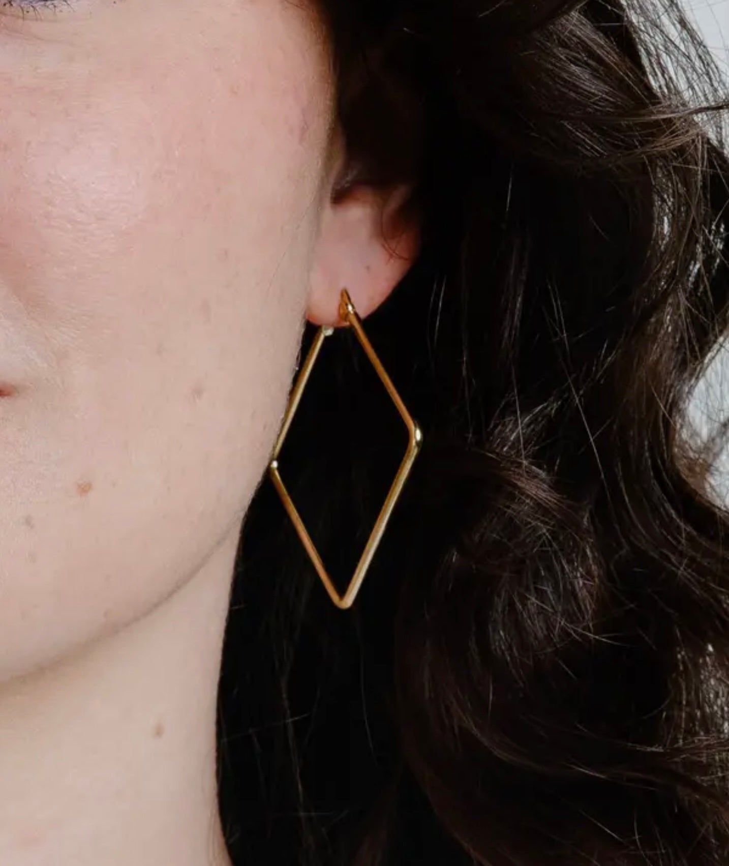 Sutton Medium Square Hoop - Gold