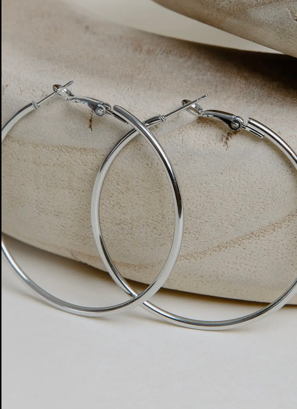 LA-YOU Medium Hoop Earrings