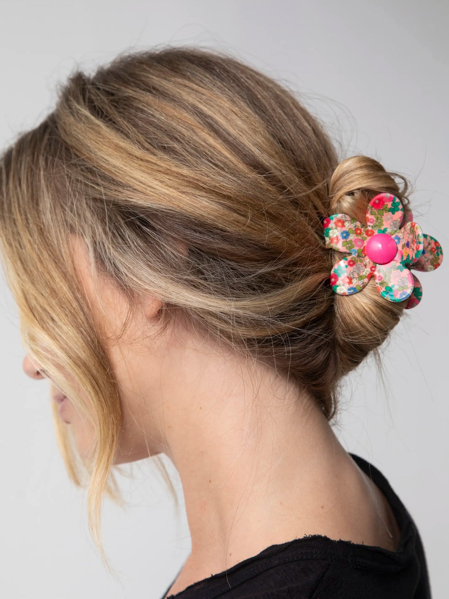 Natural life floral daisy claw clip