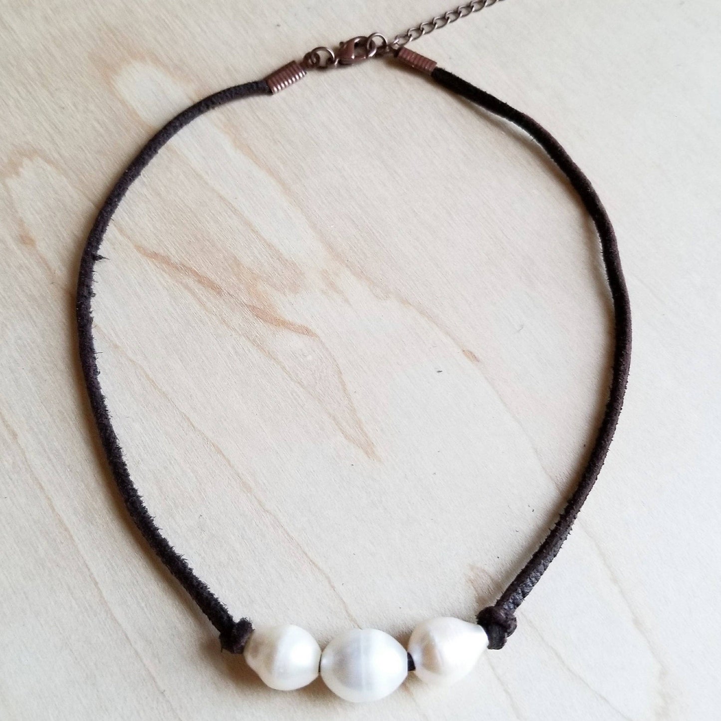 Triple Freshwater Pearl Brown Leather Choker Necklace 243d