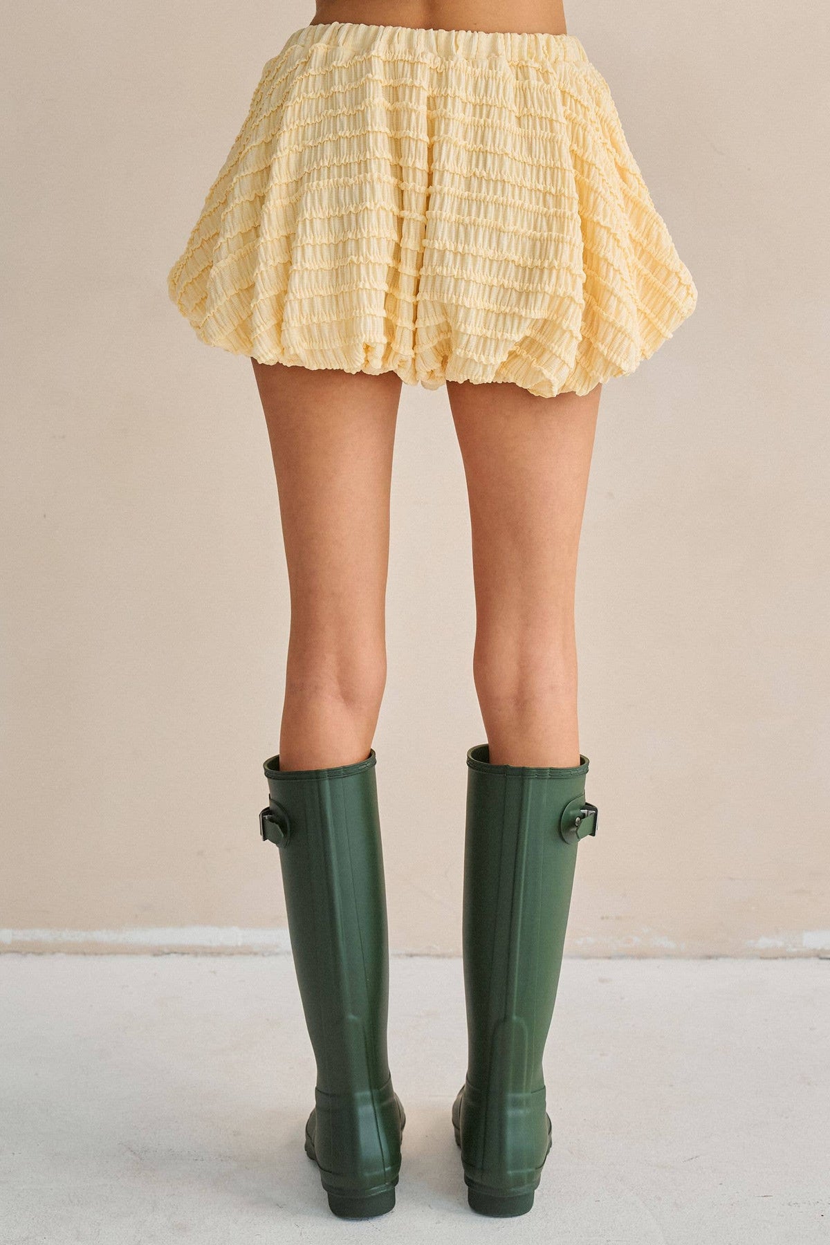 RUFFLE WRINKLE BALLOON SHORTS