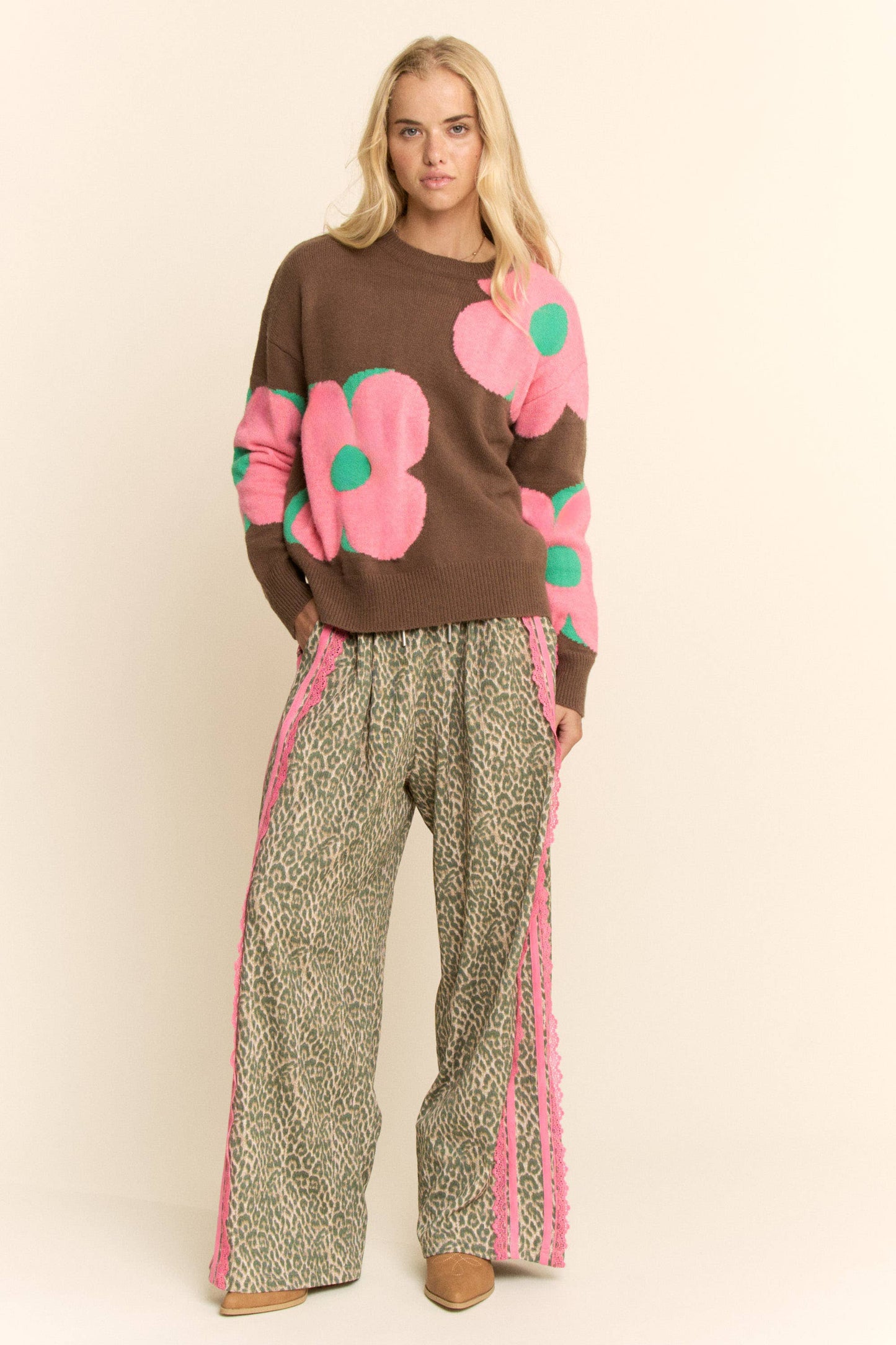 LACE AND SPORTY RIBBON STRIPES PAIR OF PANTS