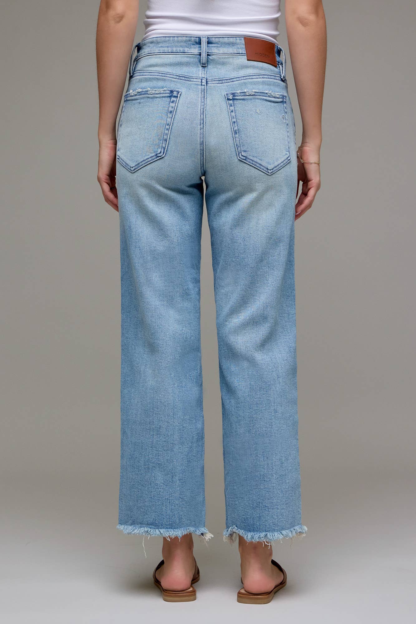 Medium Light Mid Rise Stretch Cropped Classic Straight