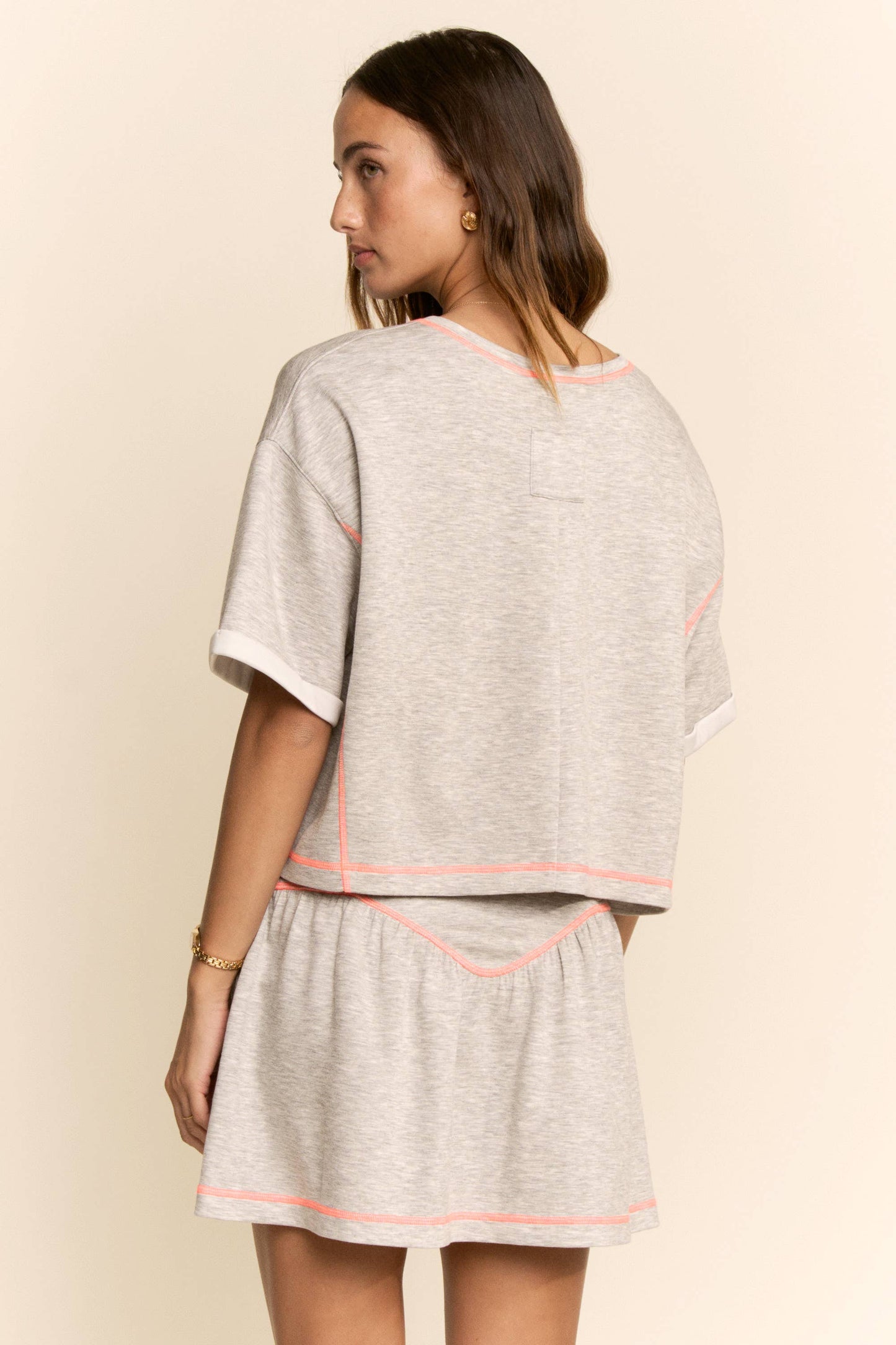 SOFT KNIT V-NECK CROP TOP  SHORTS SKORT SET